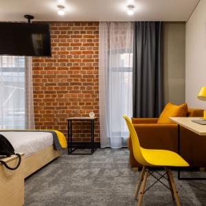 Hotel Izzzi Up 4 Community L&C
