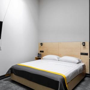 Hotel Izzzi Up 4 Community L&C