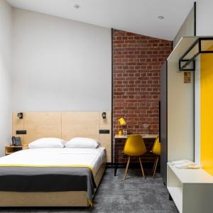 Hotel Izzzi Up 4 Community L&C