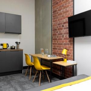Hotel Izzzi Up 4 Community L&C