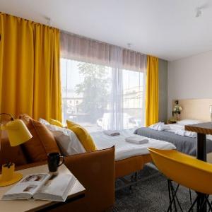 Hotel Izzzi Up 4 Community L&C