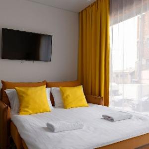 Hotel Izzzi Up 4 Community L&C