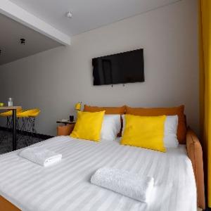 Hotel Izzzi Up 4 Community L&C