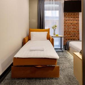 Hotel Izzzi Up 4 Community L&C