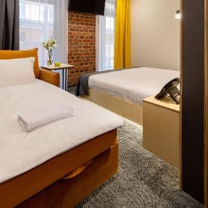 Hotel Izzzi Up 4 Community L&C