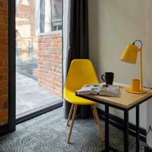 Hotel Izzzi Up 4 Community L&C