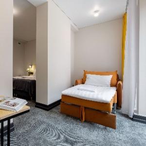 Hotel Izzzi Up 4 Community L&C
