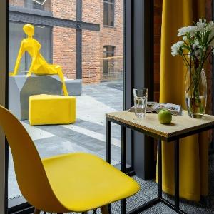 Hotel Izzzi Up 4 Community L&C