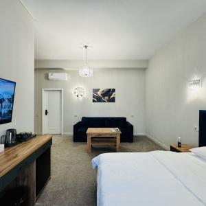 Hotel 6 Rooms