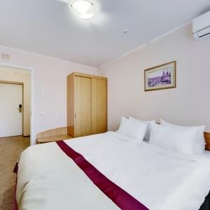 Hotel Polustrovo