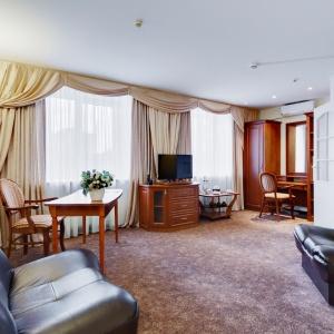 Hotel Polustrovo