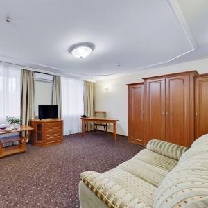 Hotel Polustrovo