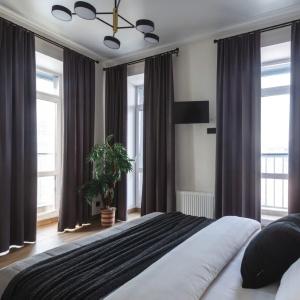 Accomodation facility 5 Stars 3-room Apartment on Petra Lomako street 10