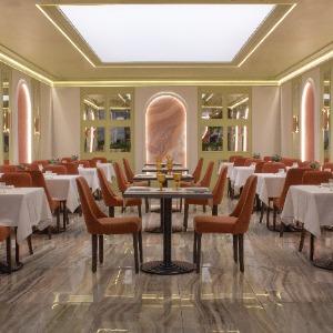 AMAKS Premier Hotel