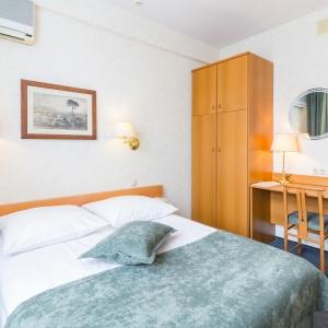 Hotel Equator