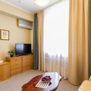 Hotel Equator