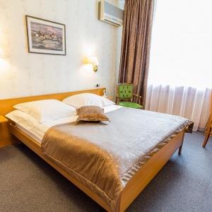 Hotel Equator
