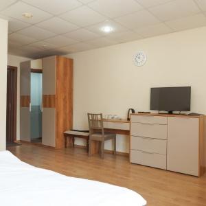 City Hotel