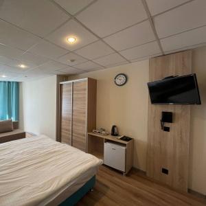 City Hotel