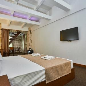Hotel DEM
