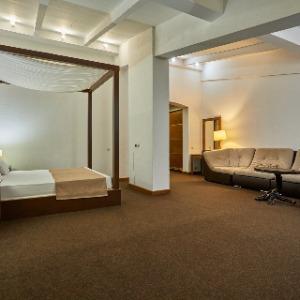 Hotel DEM