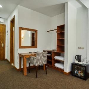 Hotel DEM