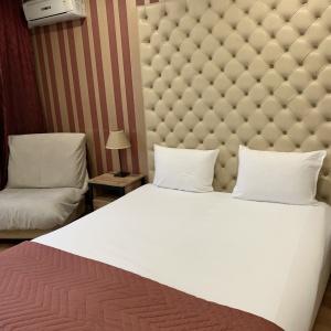 Hotel Bonjour on Izyumskaya