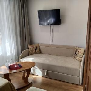 Hotel Bonjour on Izyumskaya