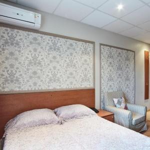 Hotel Bonjour on Izyumskaya