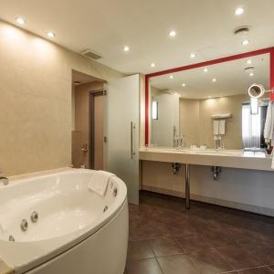 Ramada by Wyndham Yekaterinburg Hotel and SPA