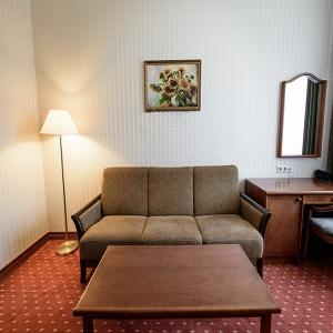 Hotel Neftyanik on Tolstoy