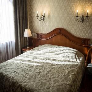 Hotel Neftyanik on Tolstoy