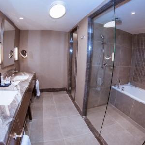 AZIMUT Grand Hotel (f. International Hotel Tashkent)