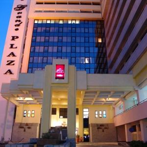 Hotel Le Grande Plaza