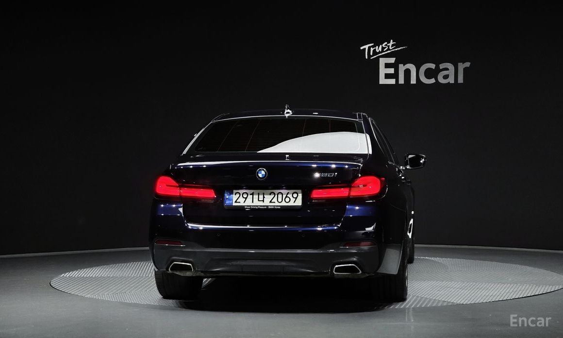 BMW 5 Series (G30)520i M Sport  5