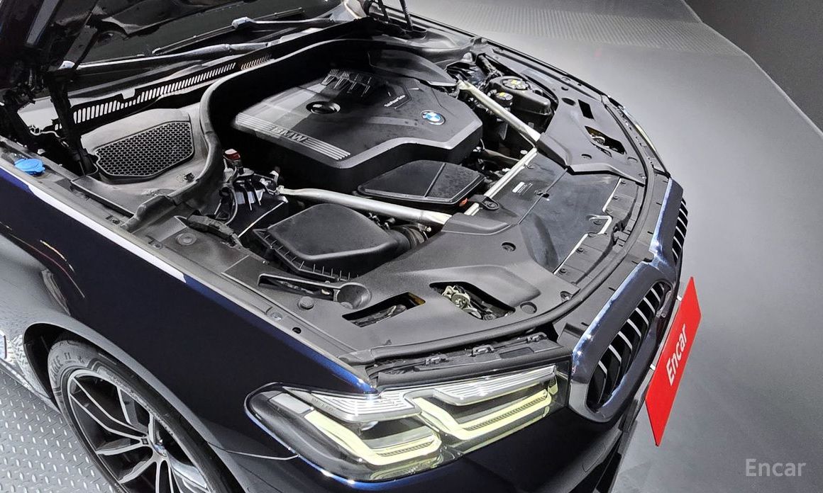BMW 5 Series (G30)520i M Sport  7