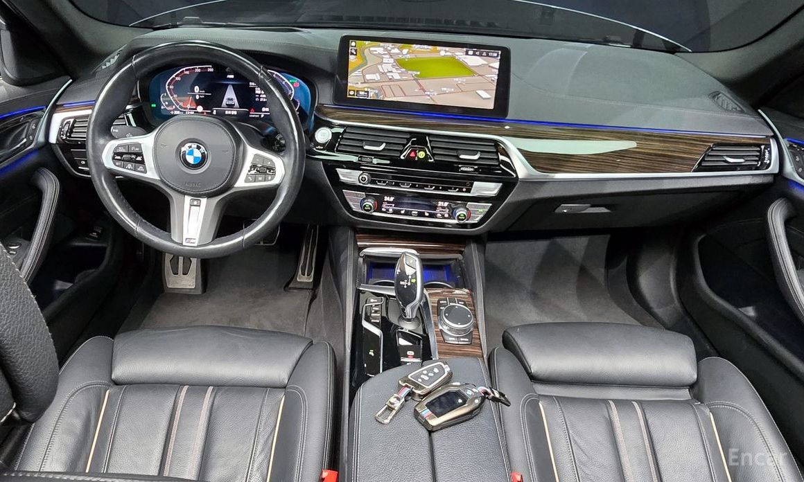 BMW 5 Series (G30)520i M Sport  8