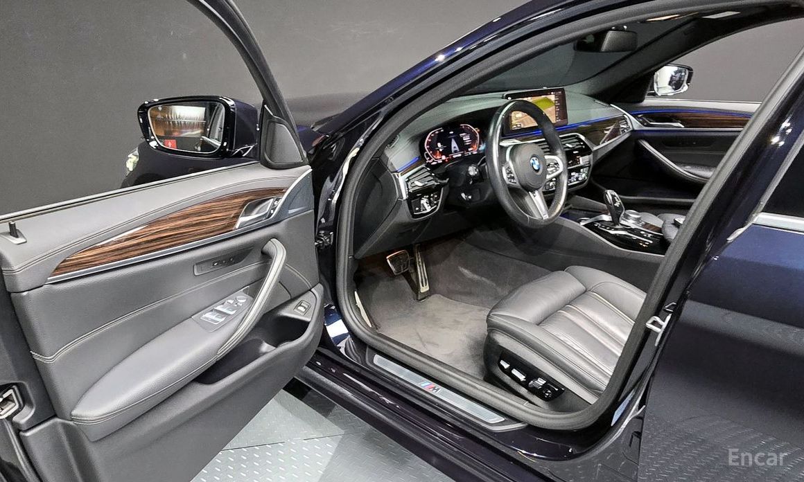 BMW 5 Series (G30)520i M Sport  12