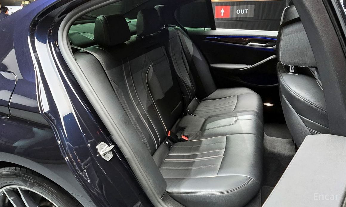 BMW 5 Series (G30)520i M Sport  13