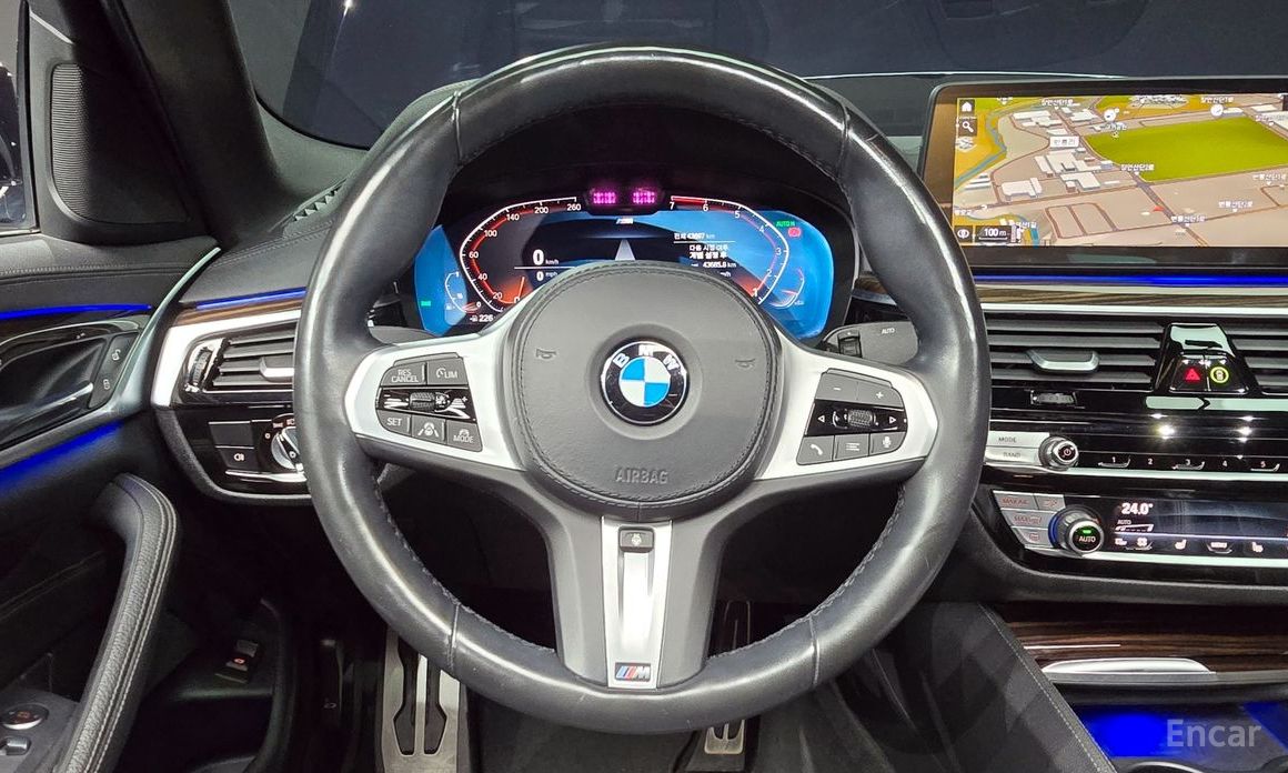 BMW 5 Series (G30)520i M Sport  14