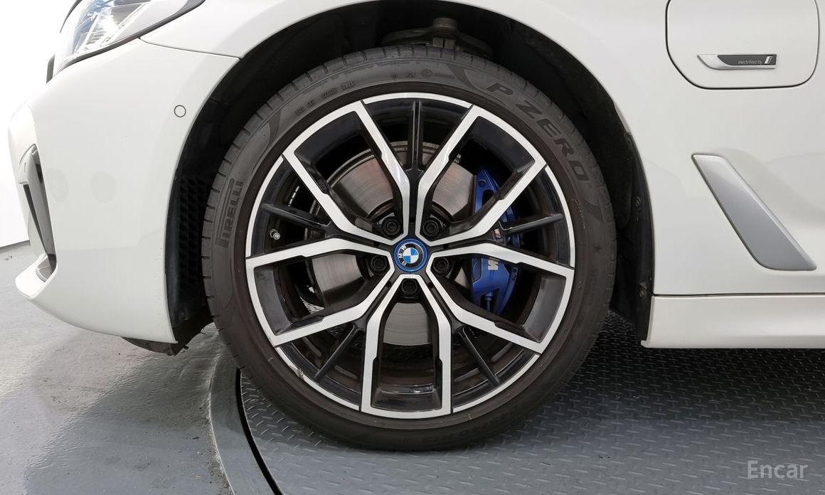BMW 5 Series (G30)530e M Sport  6
