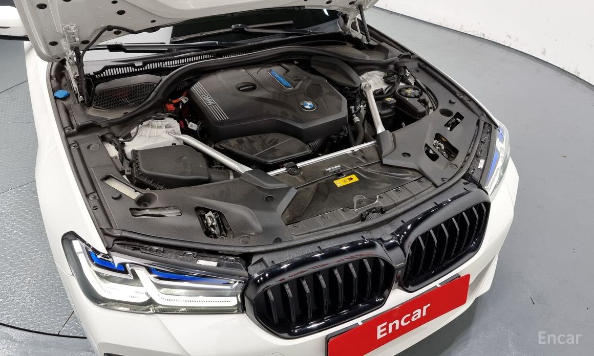 BMW 5 Series (G30)530e M Sport  7
