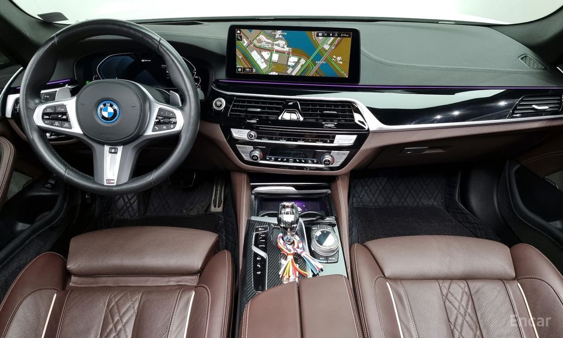 BMW 5 Series (G30)530e M Sport  8