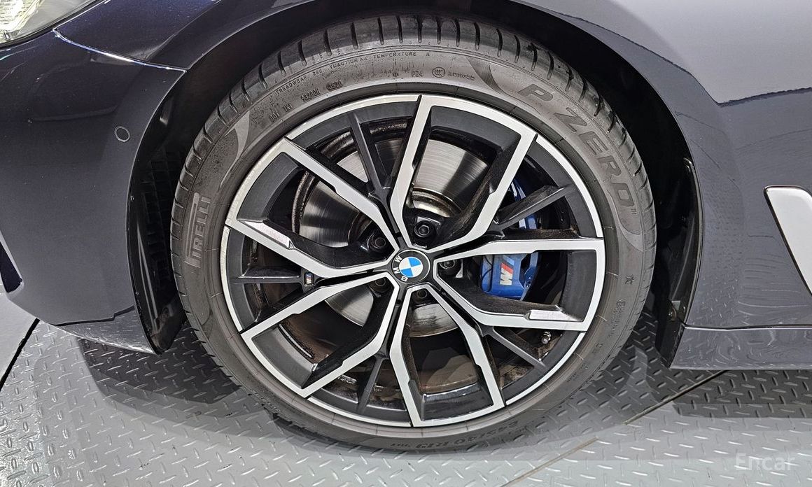 BMW 5 Series (G30) 530i xDrive M Sport  6