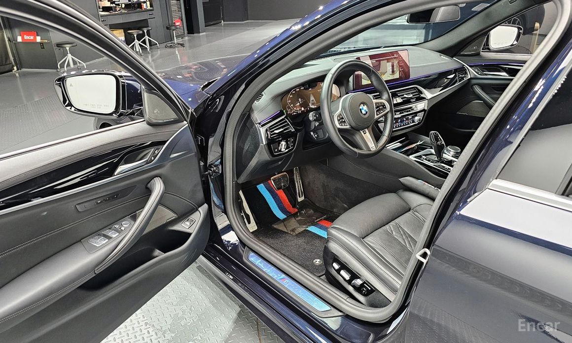 BMW 5 Series (G30) 530i xDrive M Sport  12
