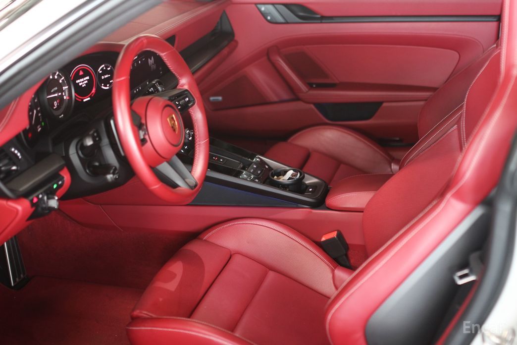 911 (992)Carrera 4 GTS 11