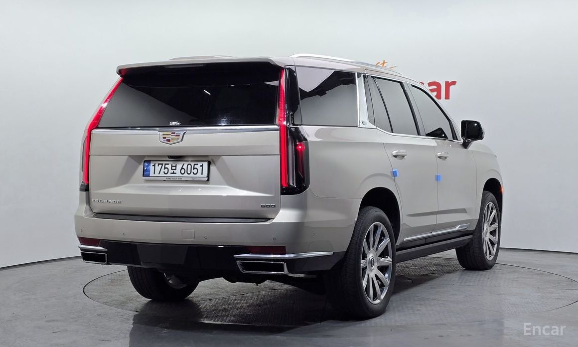 Cadillac Escalade 5th Generation 6.2 Premium Luxury Platinum  3