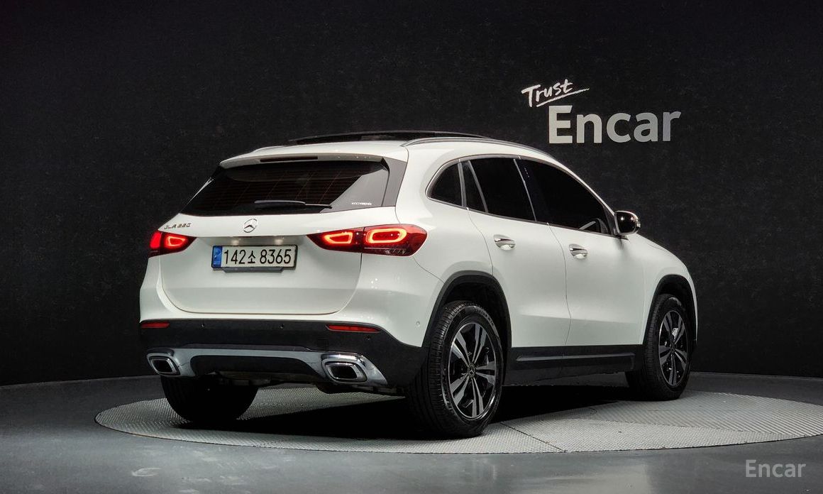 Mercedes-Benz GLA-Class H247GLA220  3