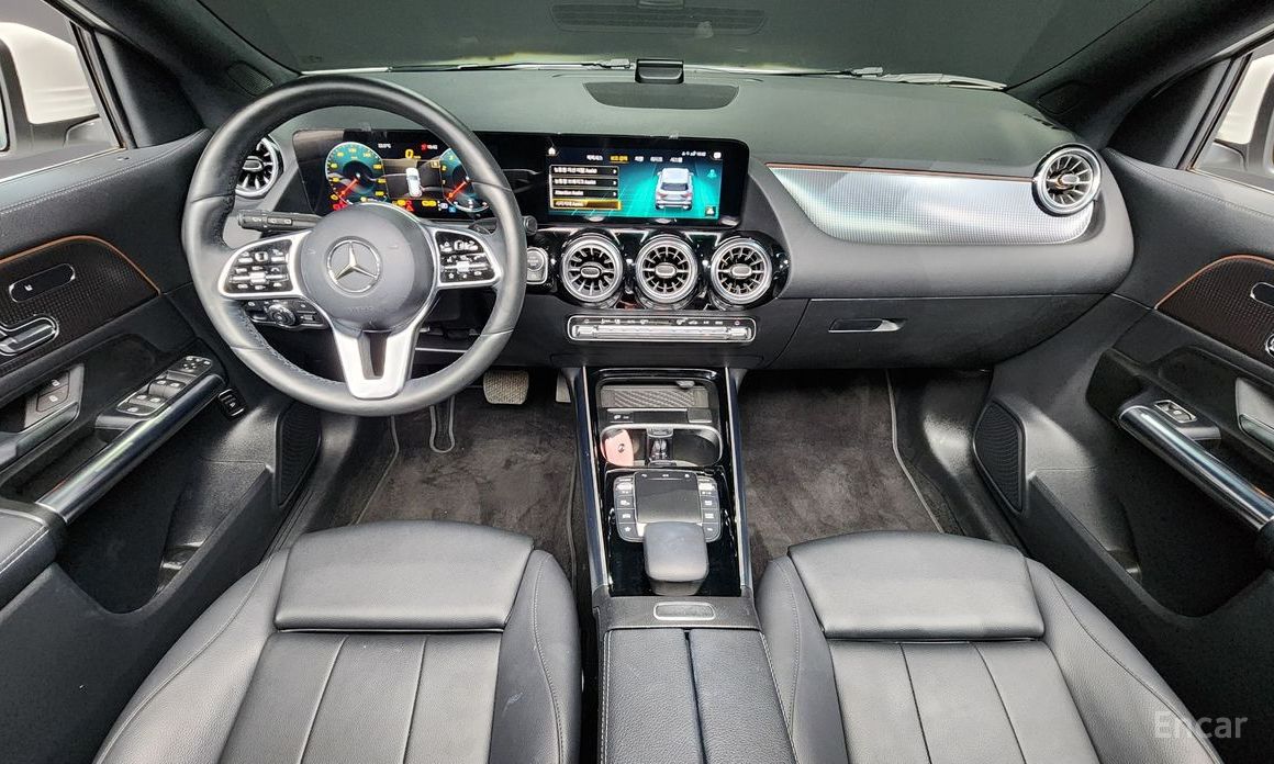 Mercedes-Benz GLA-Class H247GLA220  8