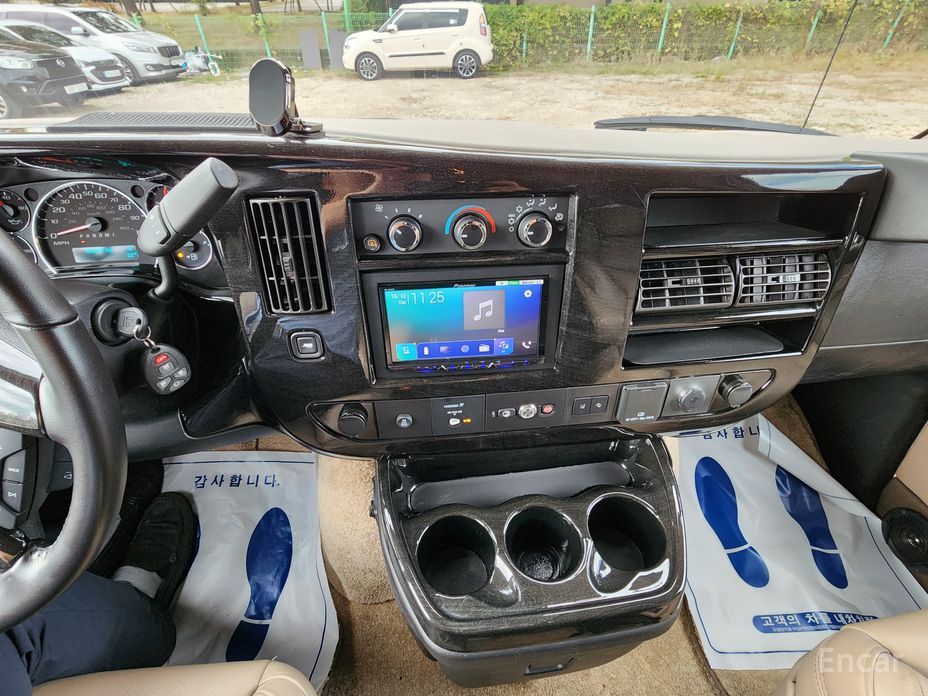 Jeep Savannah 6.0  8